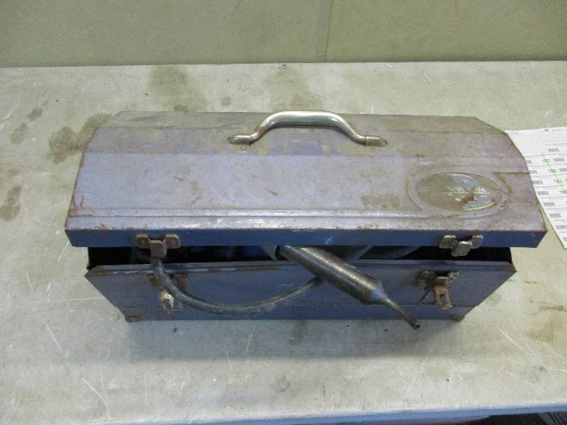 lot 154 image: plastic welder and welding rods