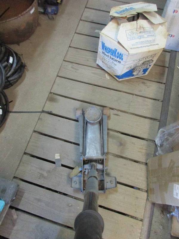 lot 160 image: car jack