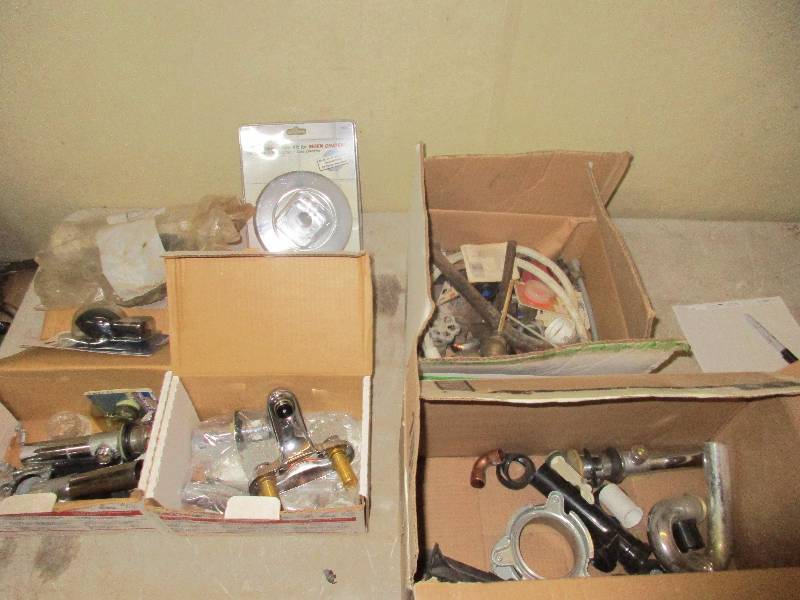 lot 170 image: assorted plumbing stuff