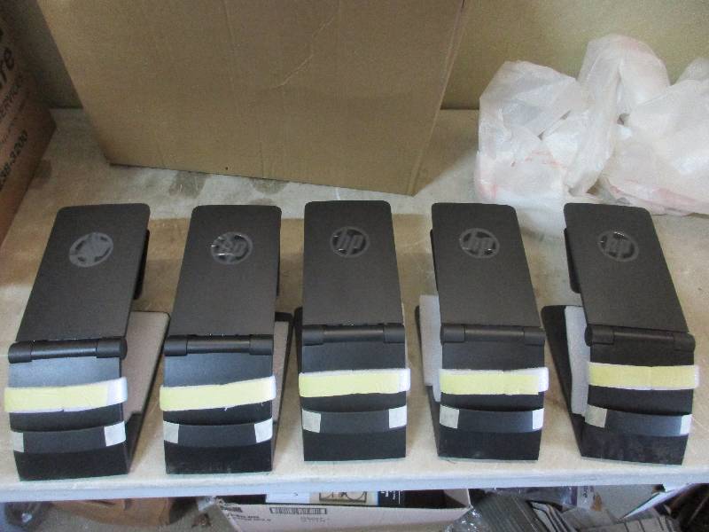 lot 213 image: 5 - HP flat screen monitor mounts MN220 FFT-GD