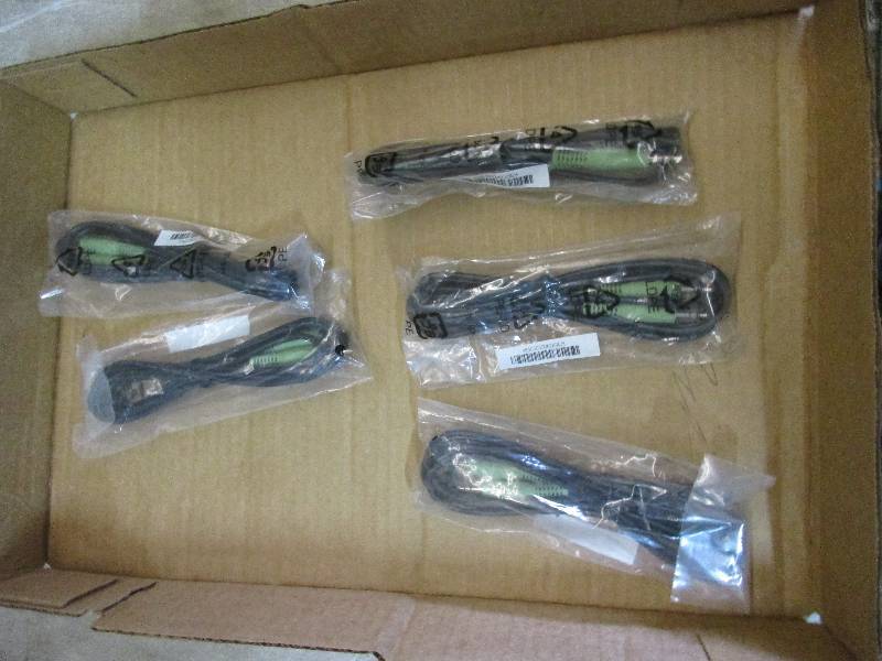 lot 214 image: 5 auxiliary cords