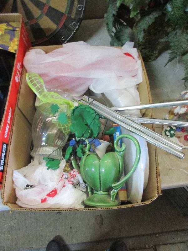 lot 220 image: dart board nick nacs melody clock fiber optic flowers USA magnet boards