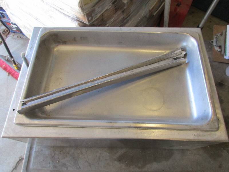 lot 234 image: food warmer
