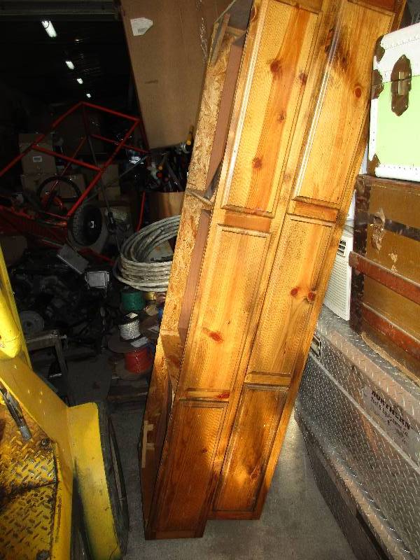 lot 249 image: queen size bed frame w 6 drawers