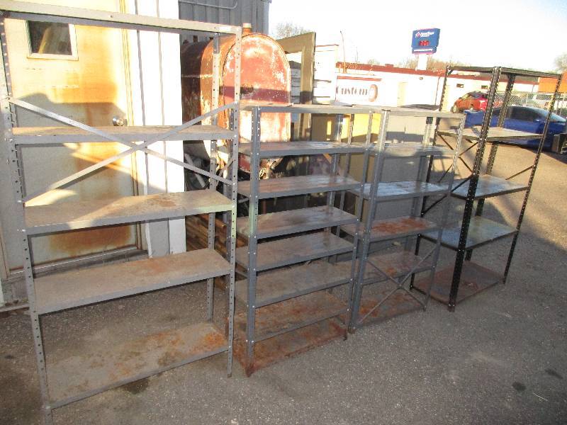 lot 253 image: metal shelf lot