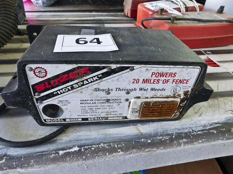 Blitzer electric fence unit