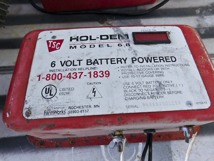Hol-Dem electric fence unit