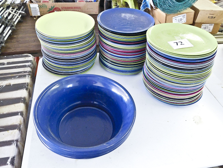 plastic plates serving bowls