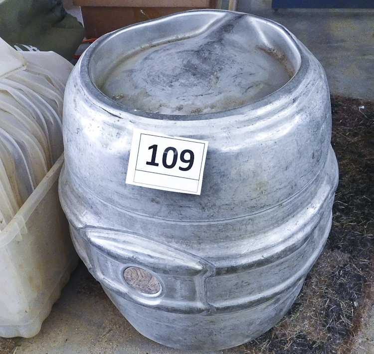 8 gallon beer keg