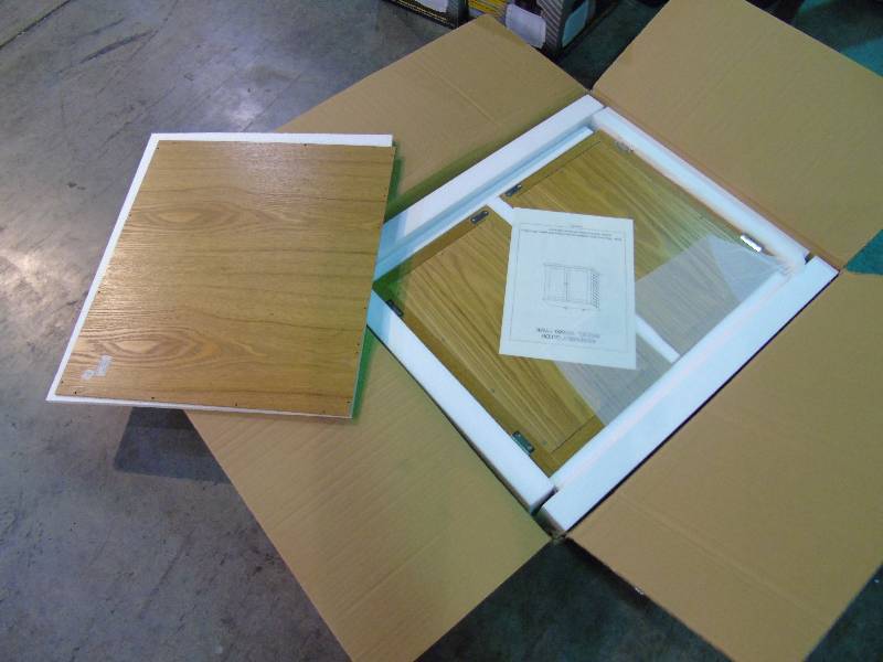 lot 61 image: Wall Cabinet in Oak Finish