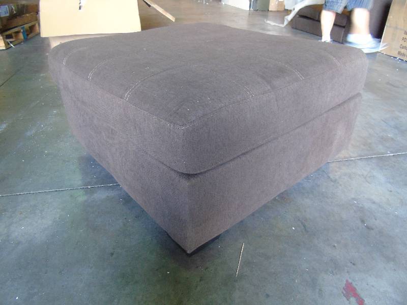 lot 31 image: Ashley Furniture Maier Oversized Ottoman