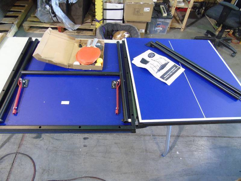 lot 66 image: Hathaway Crossover Portable Table Tennis Set