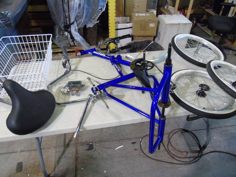 lot 69 image: Mantis 20 Adult Folding Tricycle