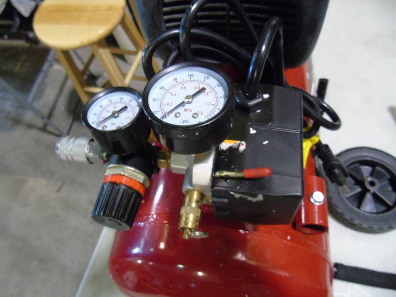 lot 88 image: Speedway 10-gallon Air Compressor