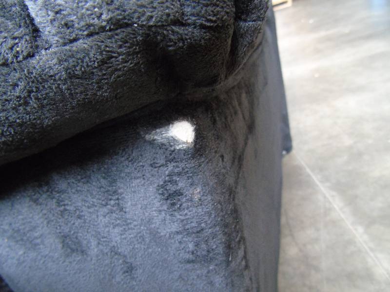 lot 95 image: Ashley Furniture Julson Sofa - Ebony