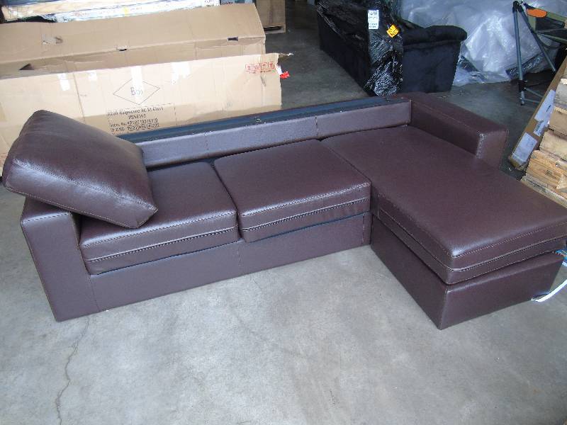 lot 96 image: Hawthorne Bonded Leather Sectional - Espresso