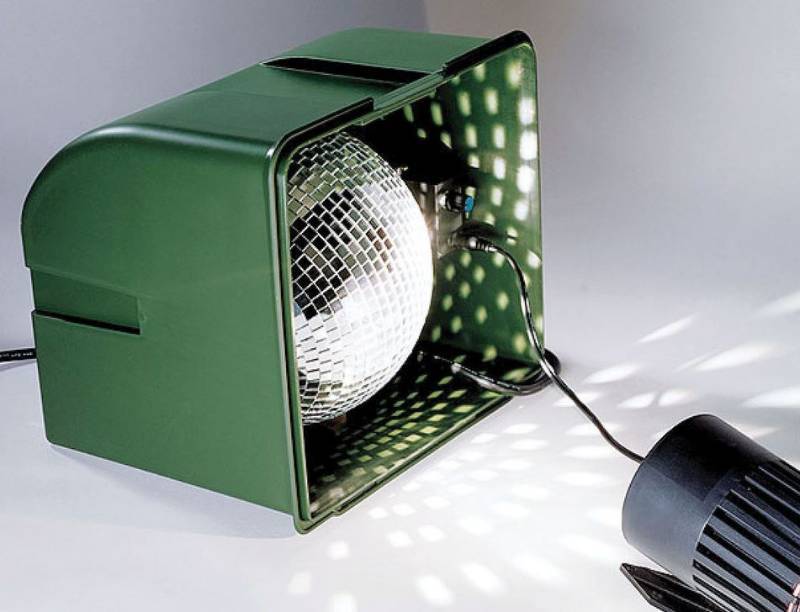lot 164 image: Light Flurries Snowflake Machine