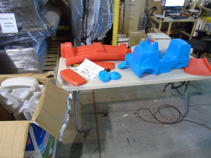 lot 174 image: Step2 Thomas Roller Coaster Ride-On