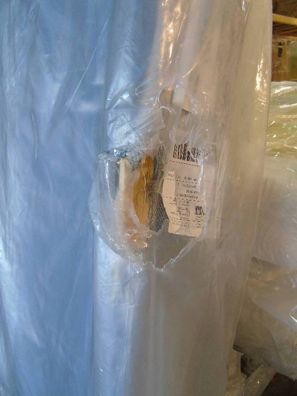 lot 176 image: Sealy Twin Box Spring