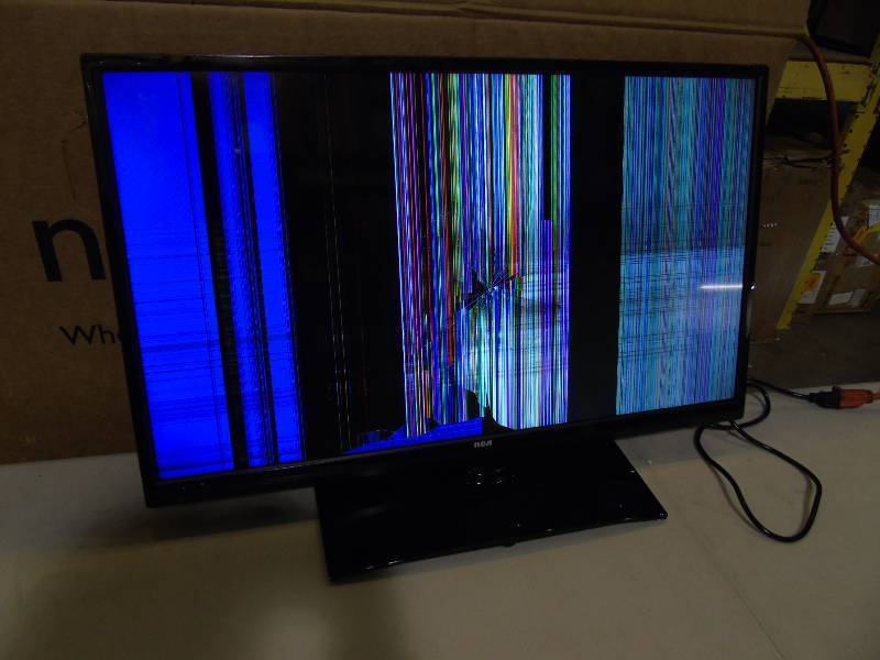 Lot of 9 Broken TV's (screens cracked) | Half a Home 140 - Warehouse