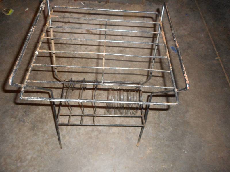 lot 5 image: VINTAGE METAL RACK