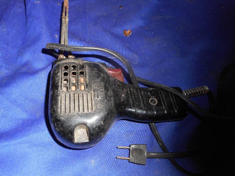 lot 24 image: ELECTRIC SOLDER GUN