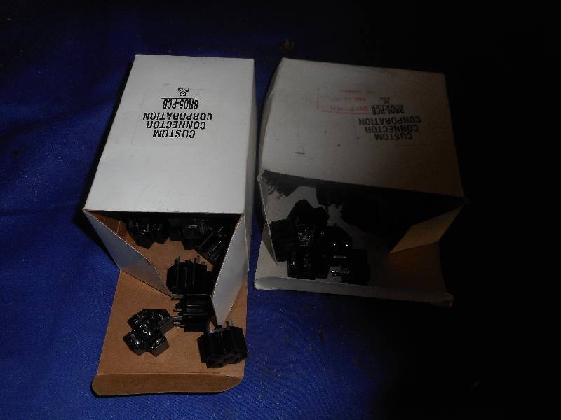 lot 27 image: BROS-PCS CONNECTORS