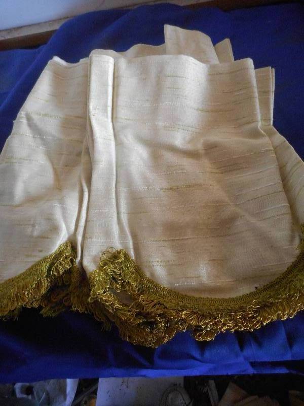 lot 43 image: CURTAIN VALANCES