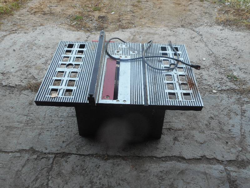 lot 55 image: 10 INCH TABLE SAW