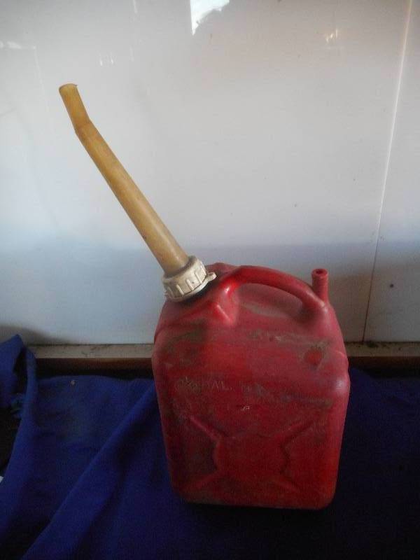 lot 85 image: HEAVY 212 GALLON GAS CAN