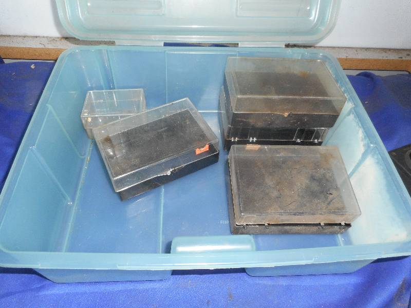 lot 94 image: SMALL FLAT TOTE AND MINI BOXES