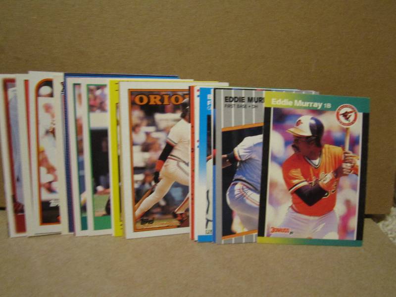 30 Eddie Murray cards...