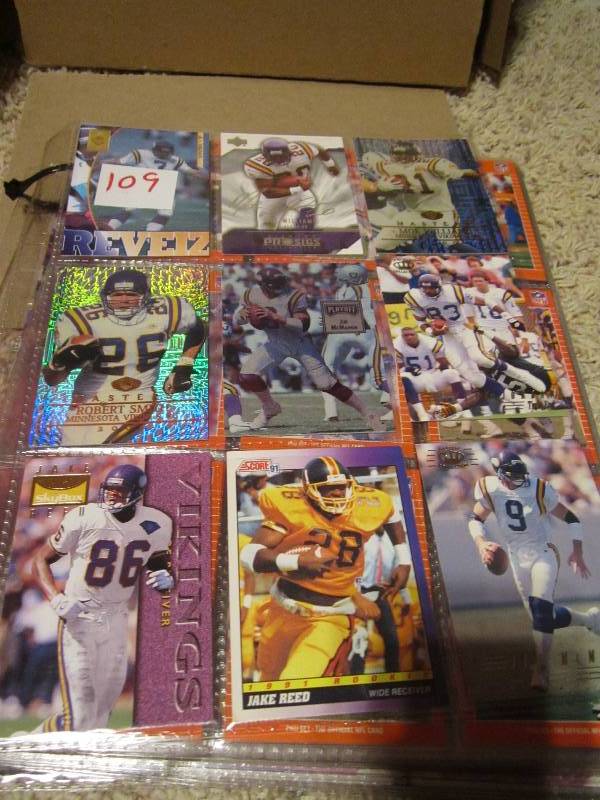 Binder of minnesota twins cards...