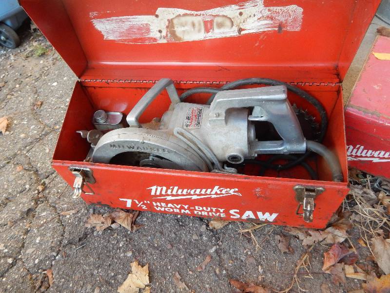 Milwaukee Heavy Duty 7 1/2 in Worm Drive Saw Newport Construction