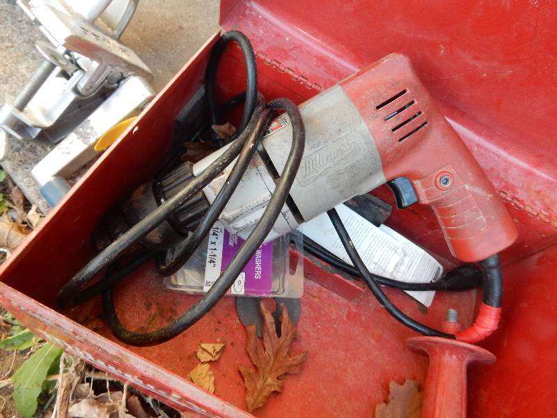 Milwaukee 12 in Electric Drill
