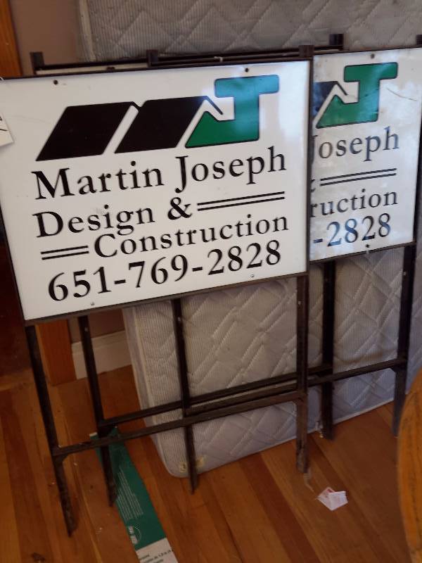 3, Message Signs.. All metal.. Very Sturdy.
