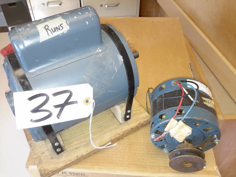 2 Electric Motors
