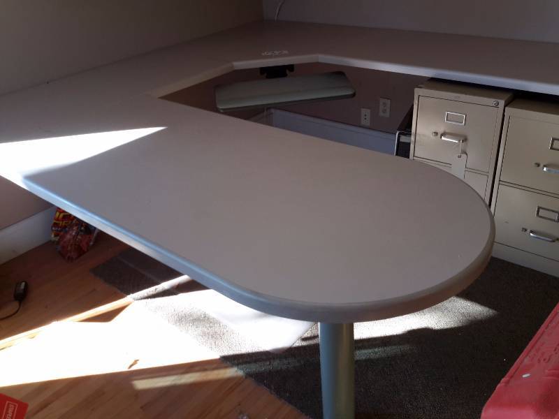Horse Shoe Shaped Desk system.. Laminate top and metal hardware.