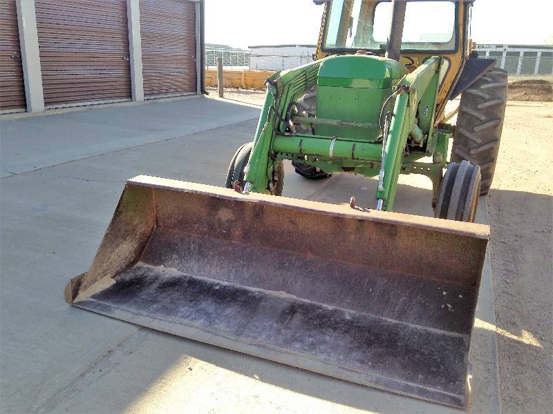 JOHN DEERE TRACTOR