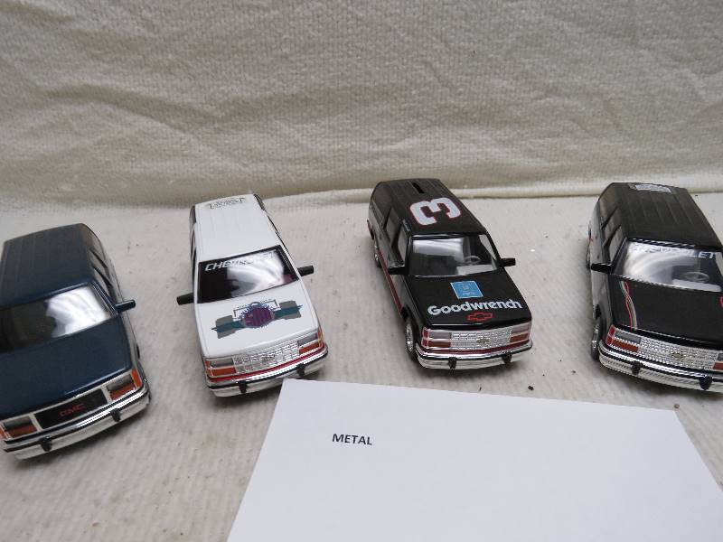 Brookfield Collectors Guild Banks