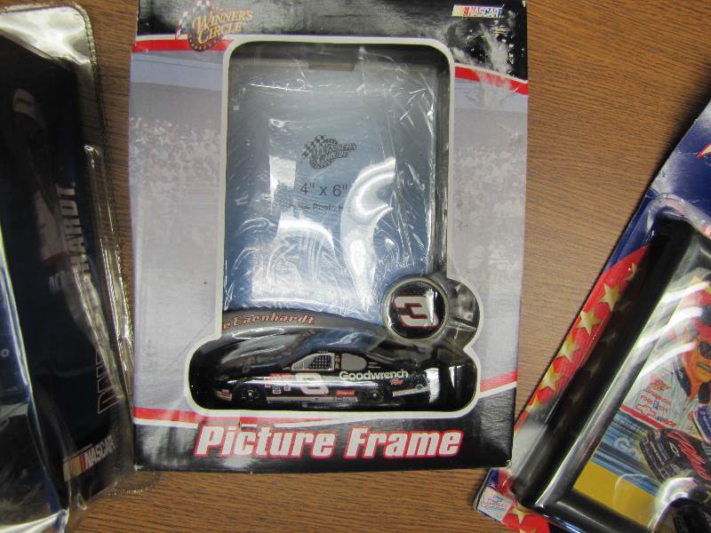 4x6 Photo Frame - Car - Figurine