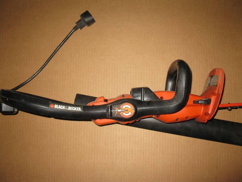 lot 21 image: Hedge Trimmer