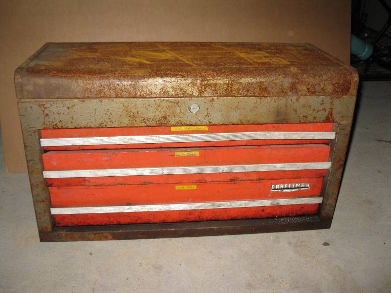 lot 22 image: Tool Box full of tools