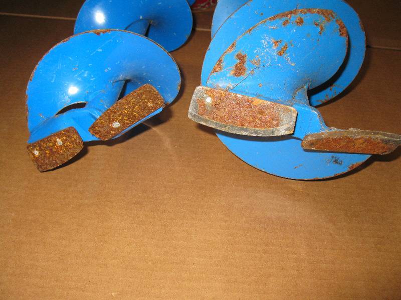 lot 24 image: 2 Ice Augers with Dipper