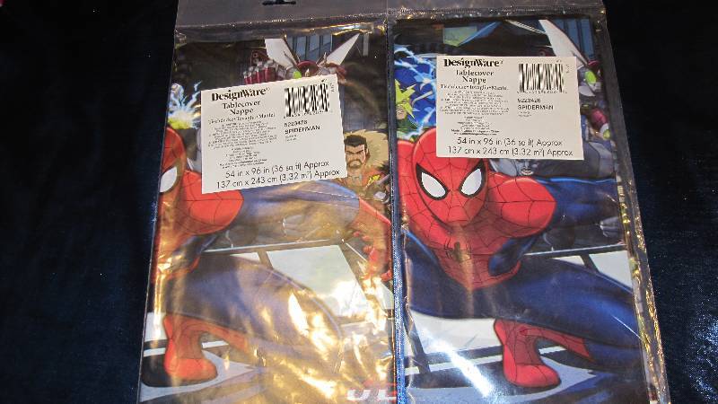 2 Spider Man Table Covers