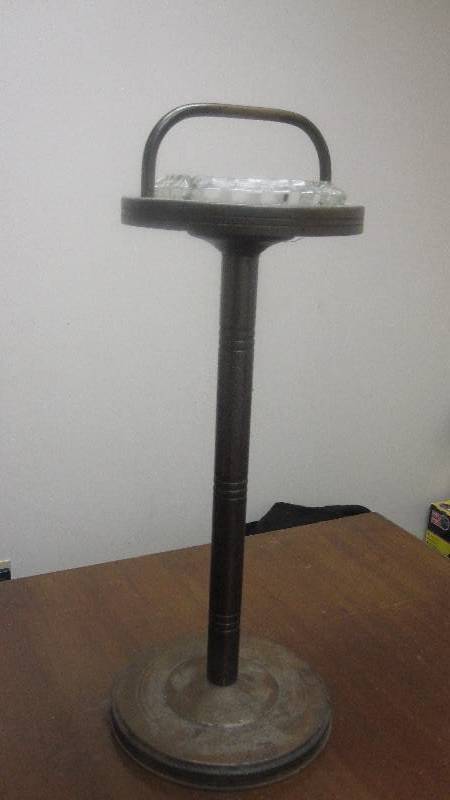 lot 7 image: Vintage Bronze Pedestal Ashtray stand with Glass Ashtray