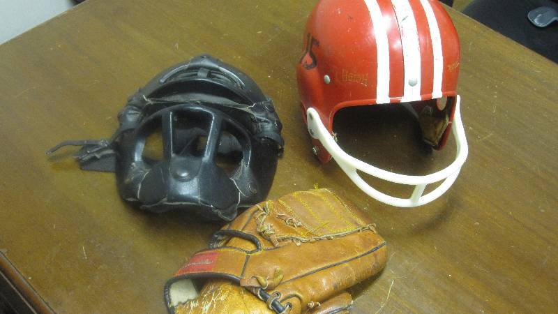 lot 35 image: Vintage Sports Lot