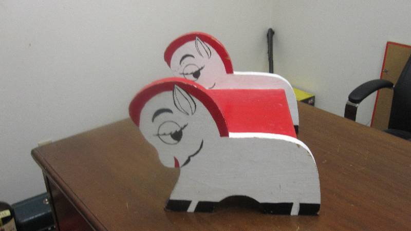 lot 39 image: Vintage horse step stool