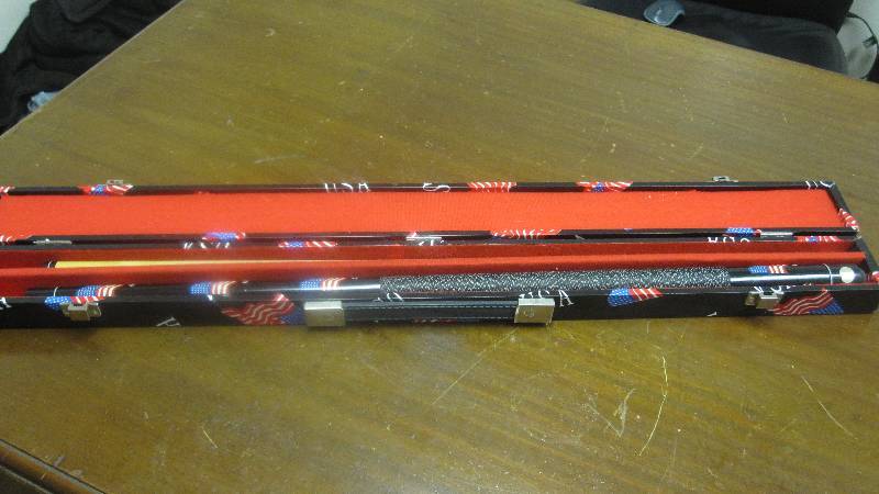 lot 40 image: Two Piece USA Flag Pool Cue
