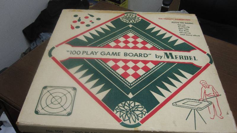 lot 41 image: Vintage Merdel Carrom Board
